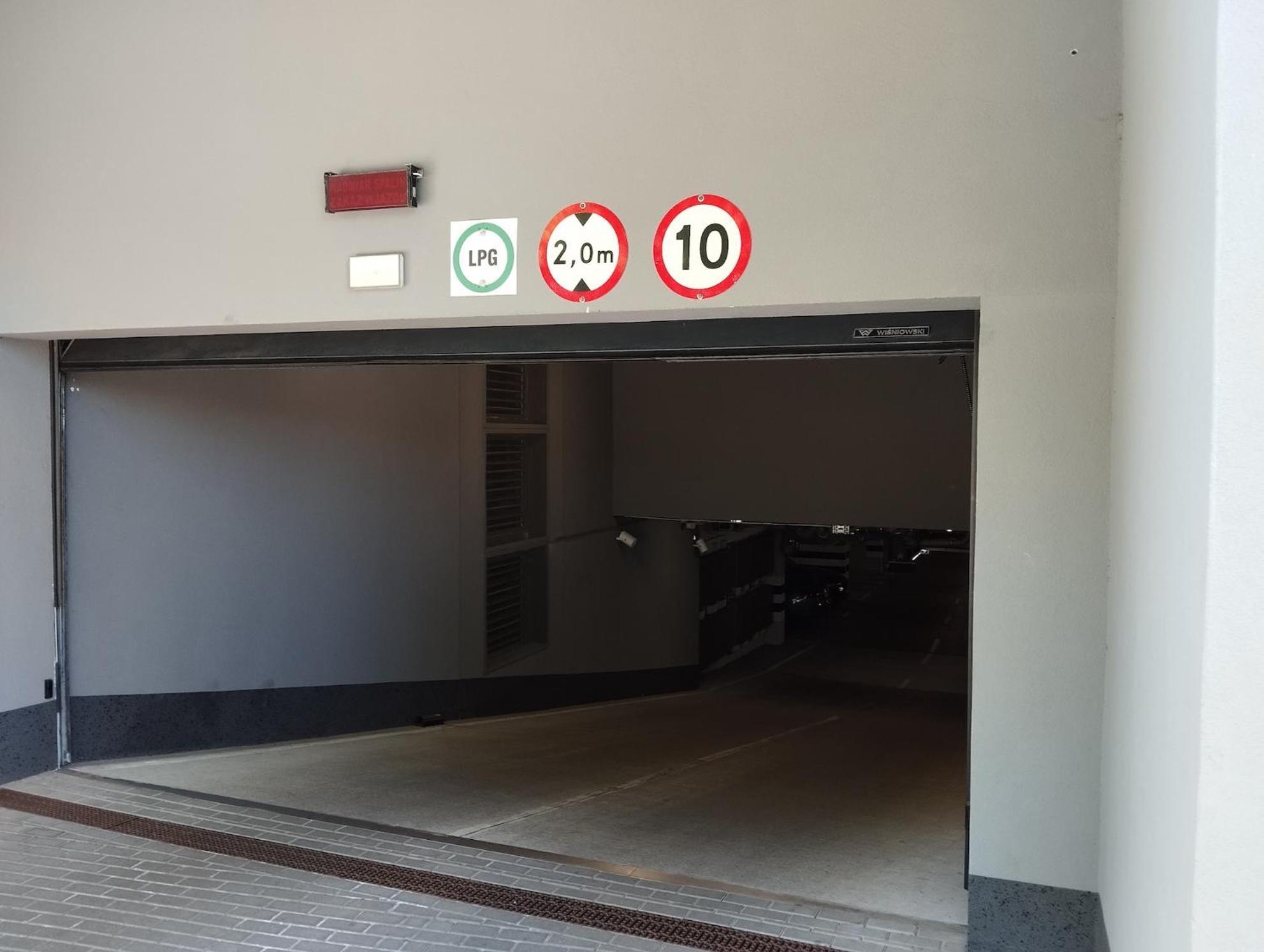 Apartment Efaga Modern Tower Gdynia With Private Parking Space المظهر الخارجي الصورة